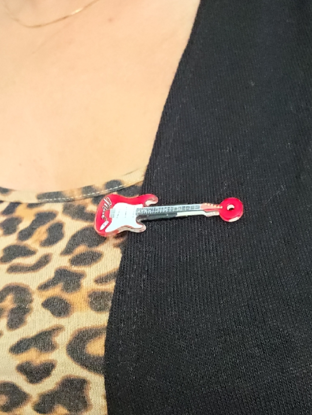 Red Electric Guitar Hair Pin - Picture 2 of 5
